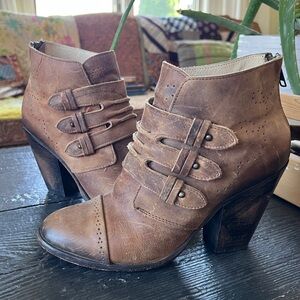 Freebird by Steven Malbec Distressed Brown Leather Vintage Ankle Boots 9